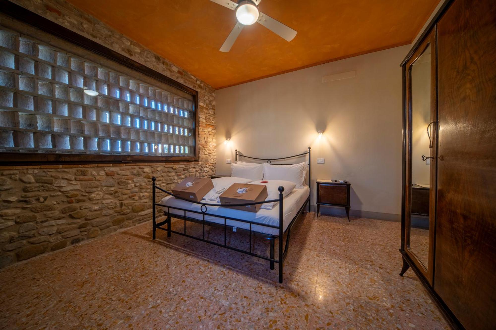 Agriturismo Podere Tovari 安吉亚里 外观 照片